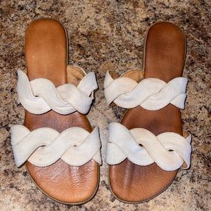 Women’s sandals size 7